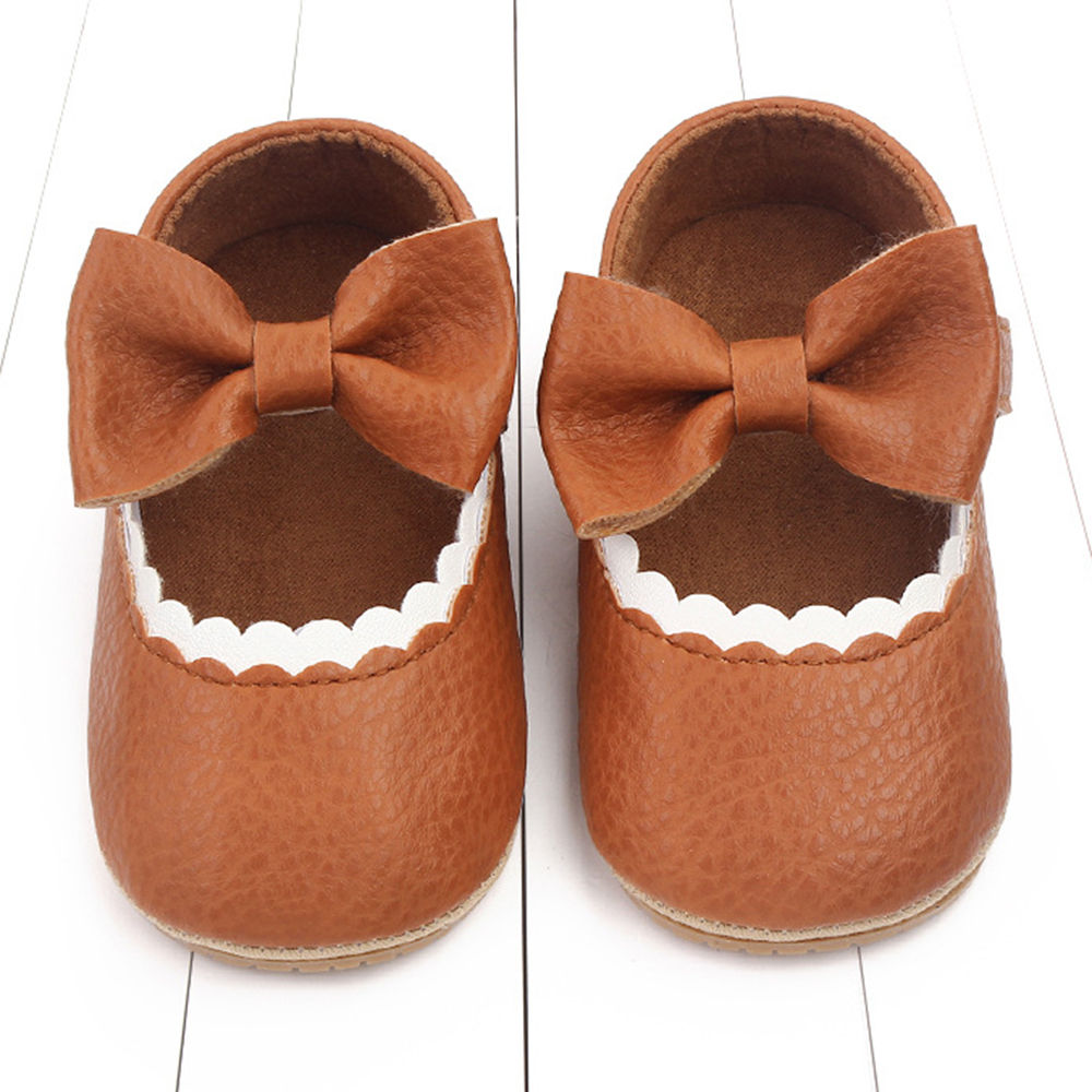 

features upper material synthetic leather sole material polyurethane the actual
