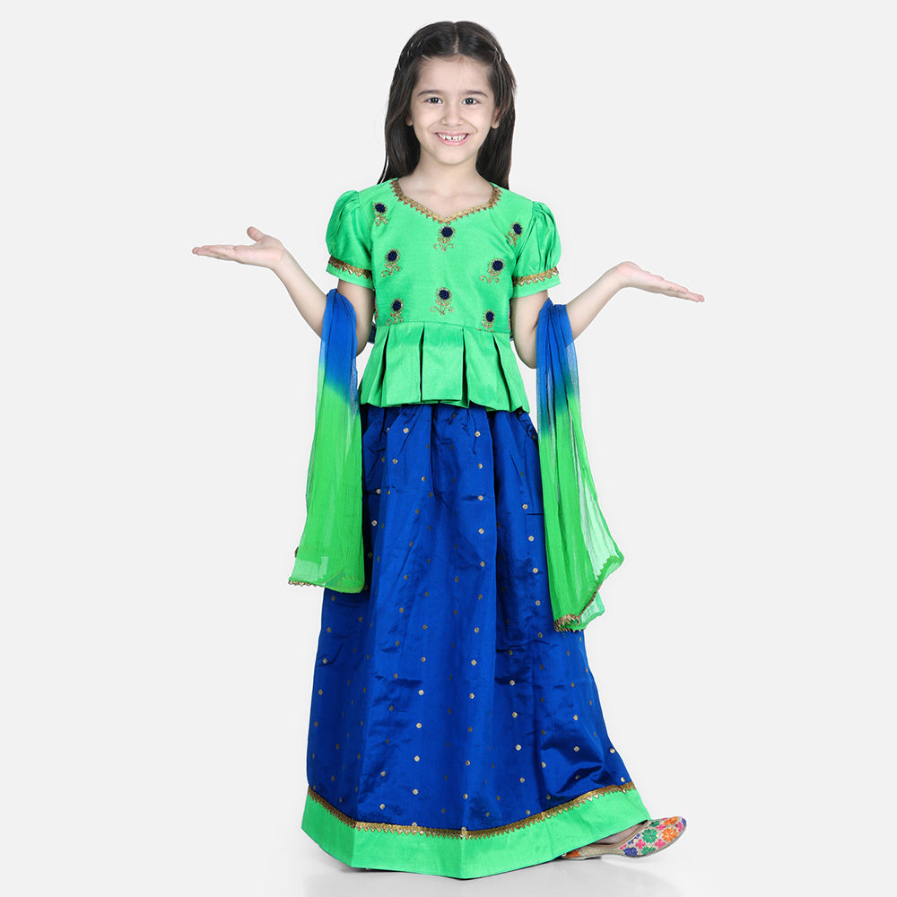 

features material 100 polyester fit type regular the actual product