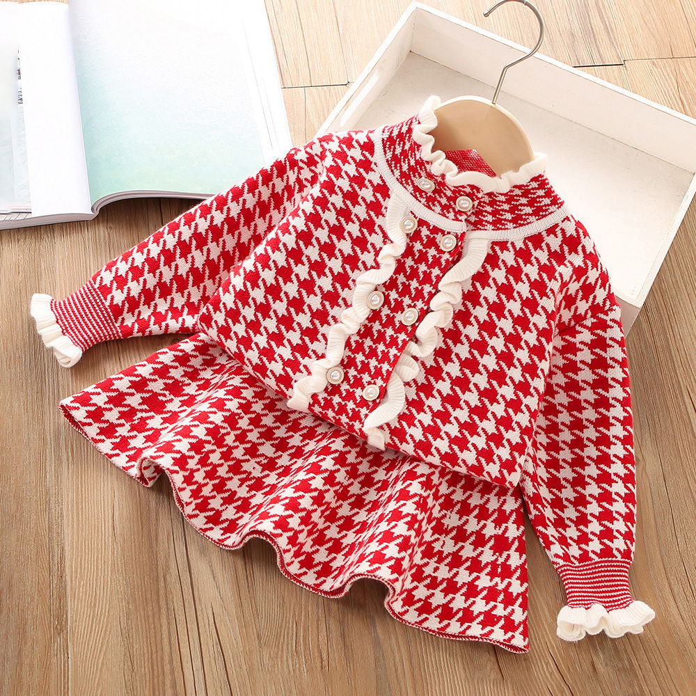 

features top material 100 polyester bottom material 100 polyester fit