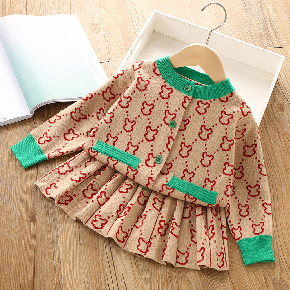 

features top material 100 polyester bottom material 100 polyester fit