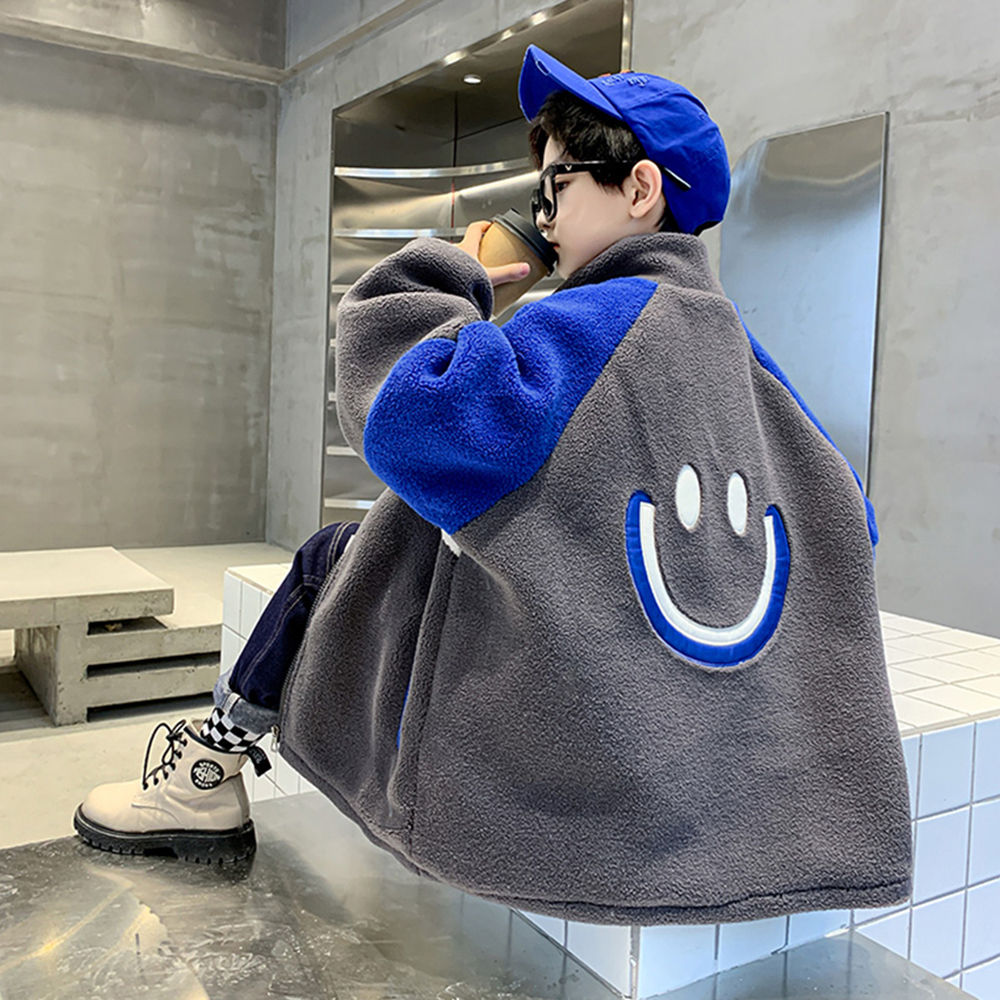 

features material 100 polyester fit type regular the actual product
