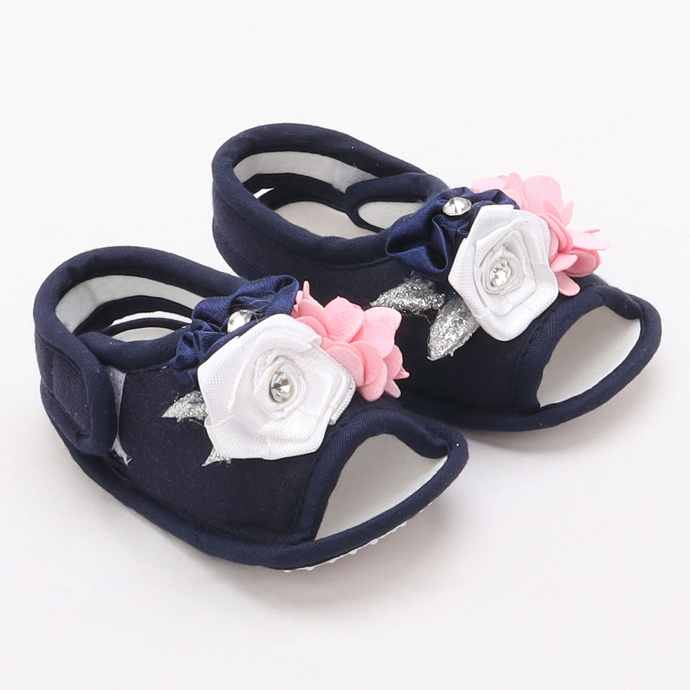 

features upper material 100 pu sole material 100 rubber the