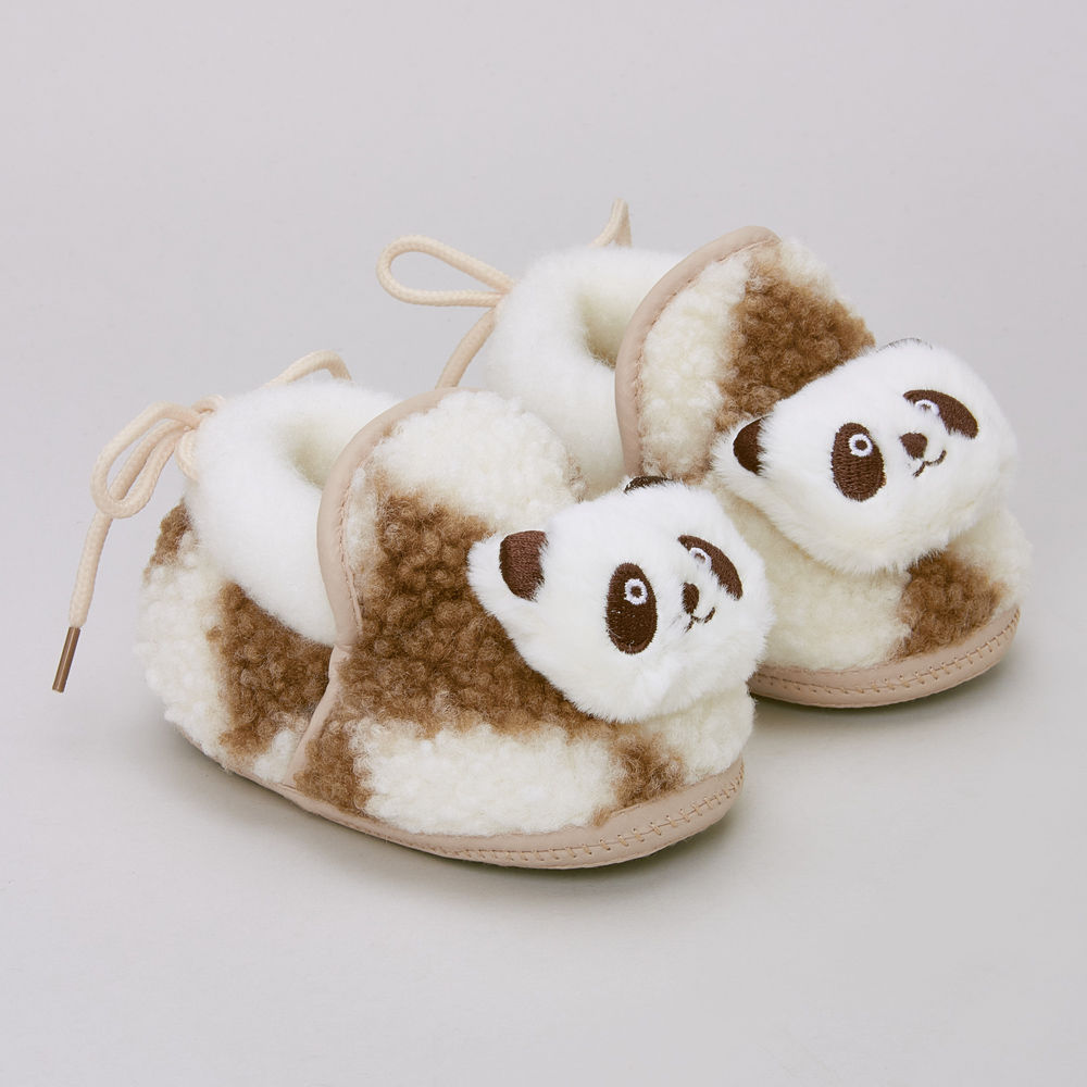 

features upper material fur sole material fabric the actual product