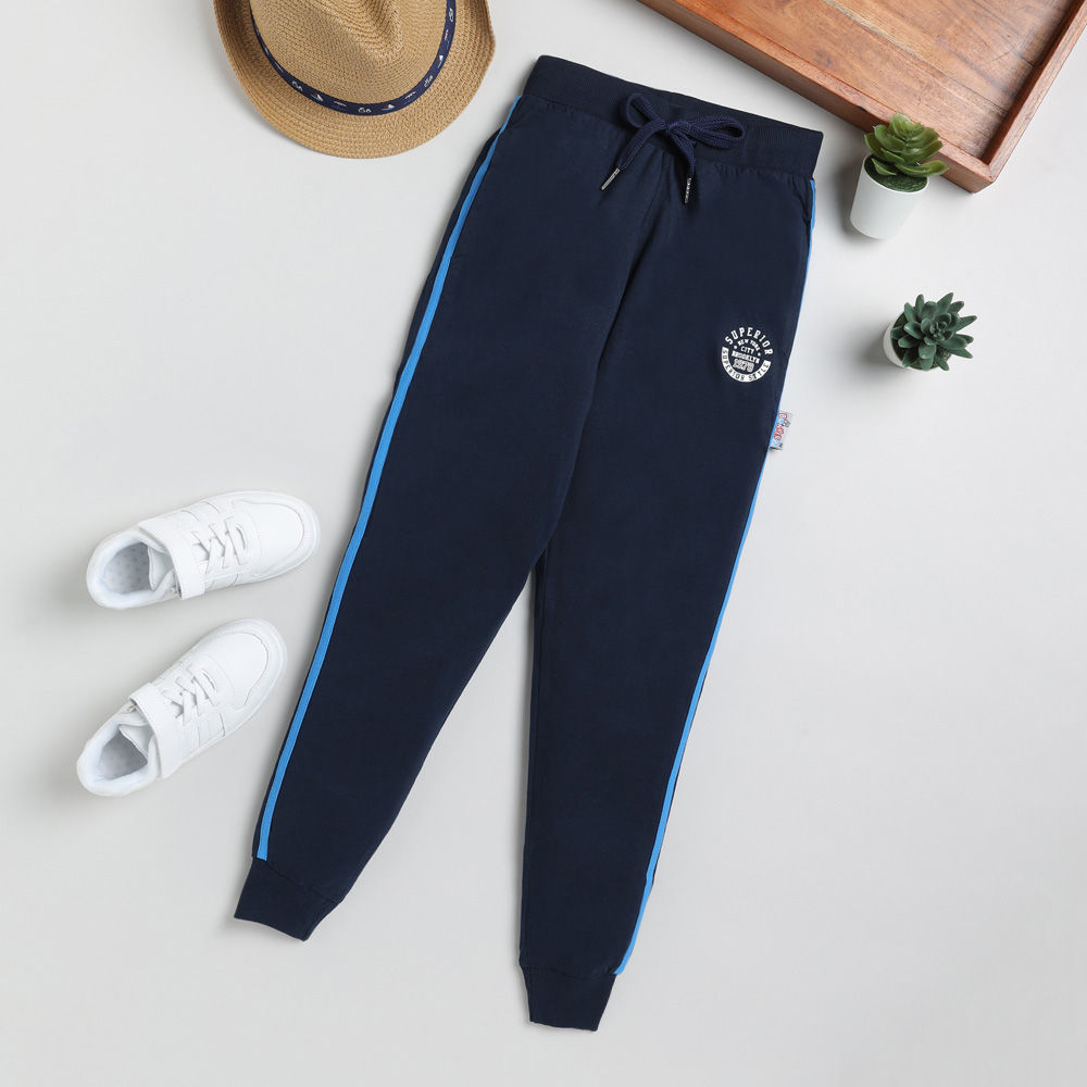

features material 100 cotton fit type slim the actual product