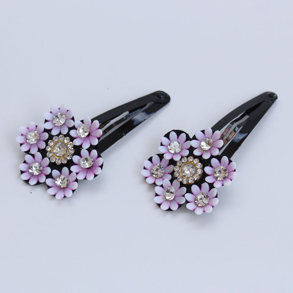 

rich diamond studded clip to cherish all occassions