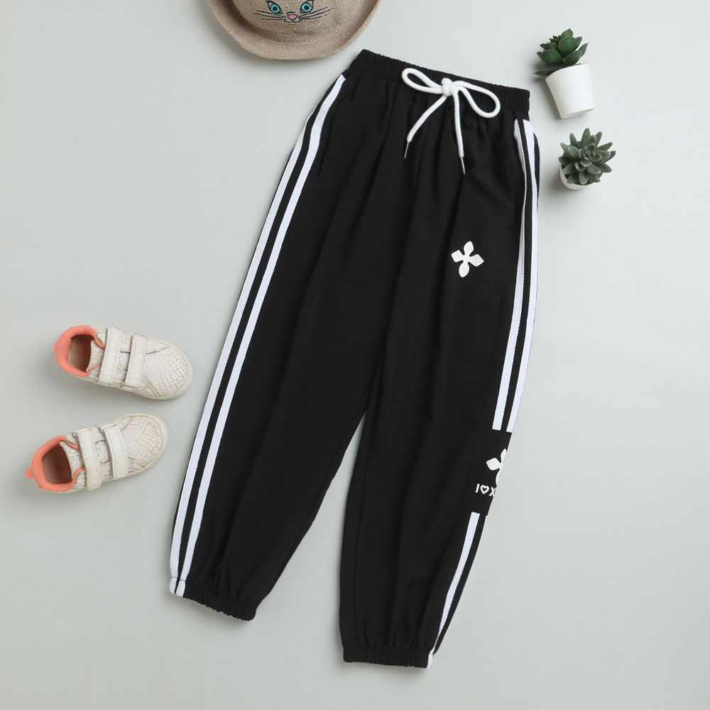 

features material 100 polyester the actual product may differ slightly