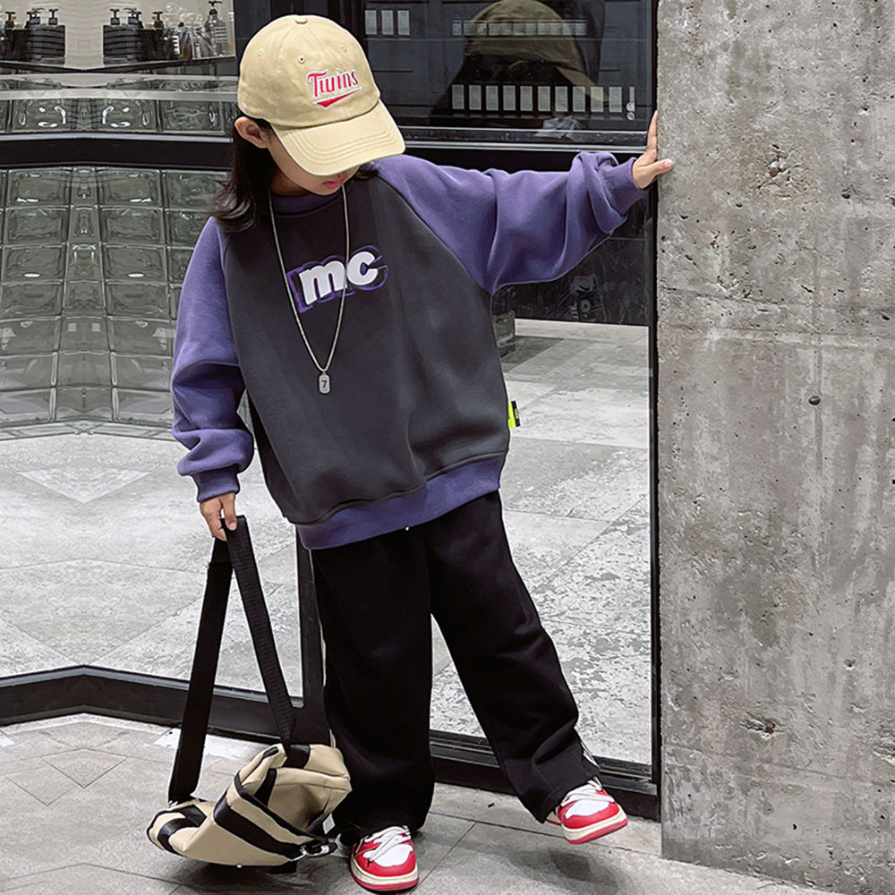 

features material 100 polyester fit type regular the actual product