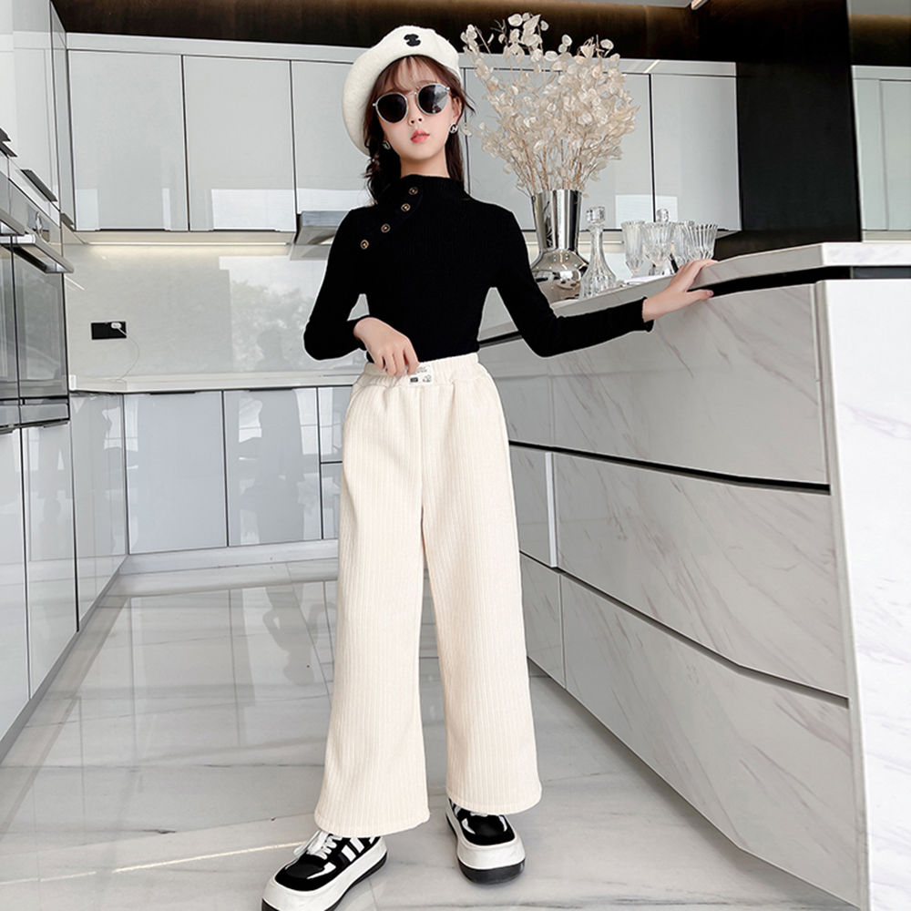 

features material 100 polyester fit type regular the actual product