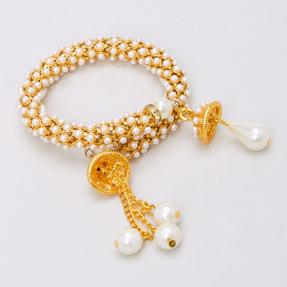 

cute adjustable bracelet with studs for the fun movements