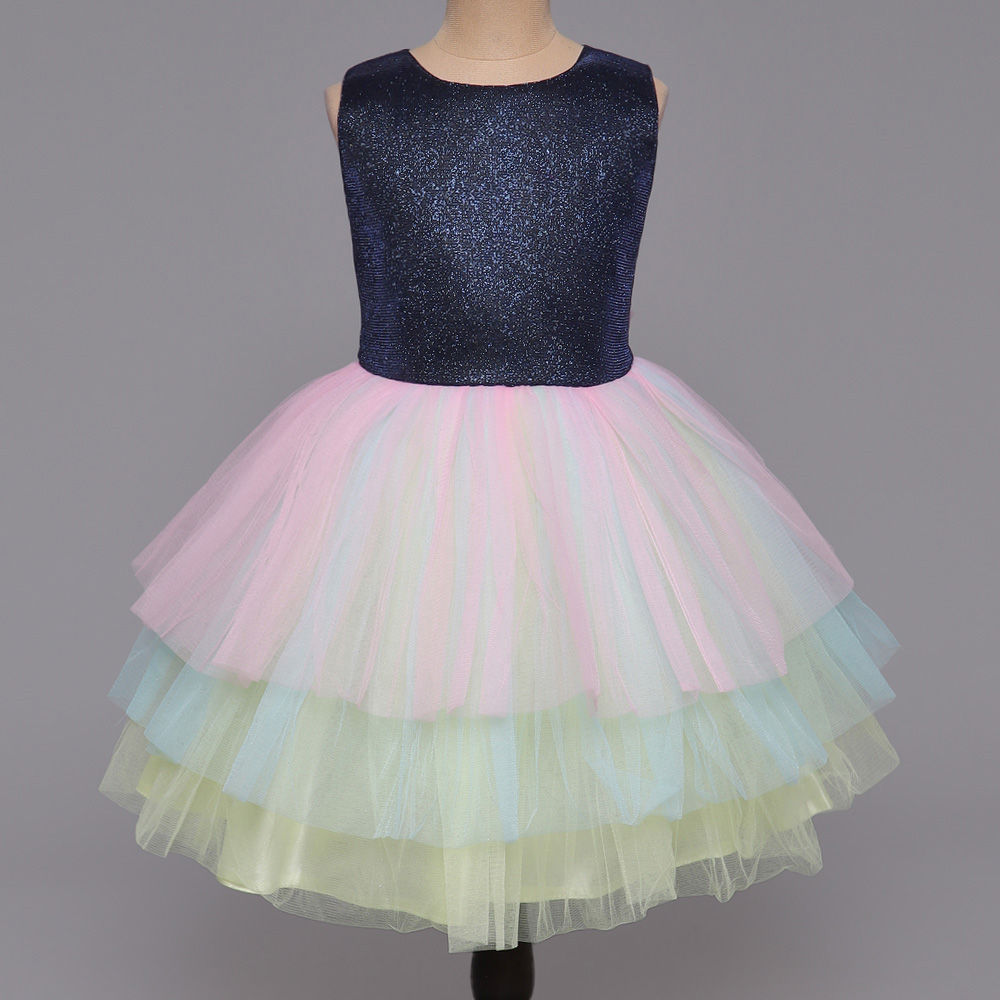 

features material 100 polyester fit type slim the actual product