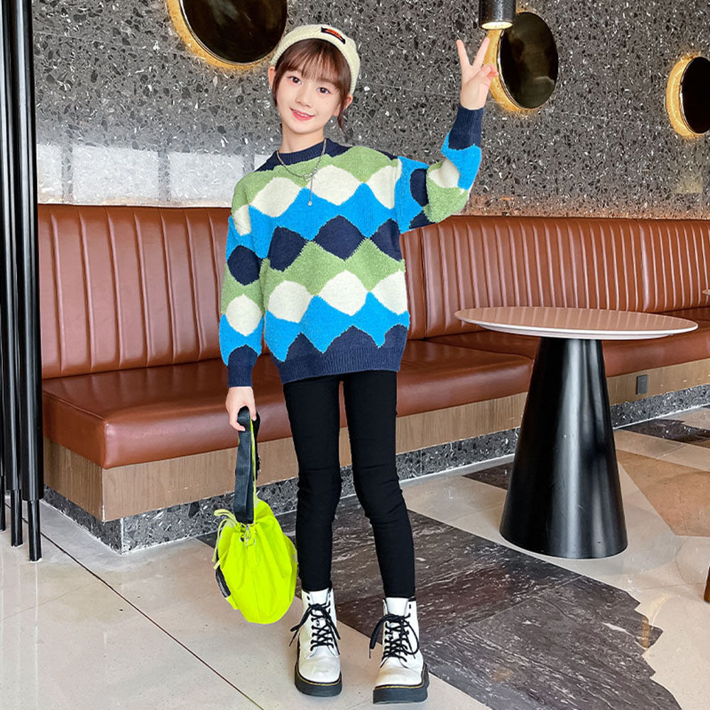 

features material 100 polyester fit type regular the actual product