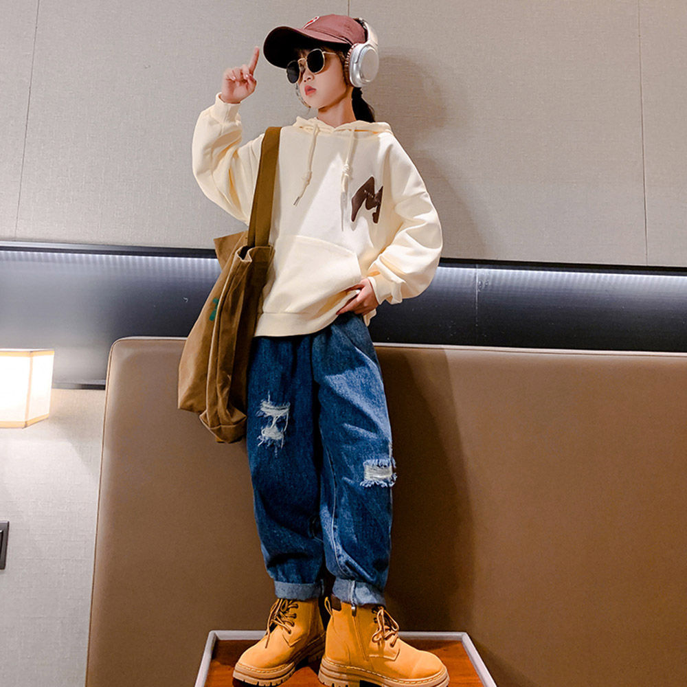 

features material 100 polyester fit type regular the actual product