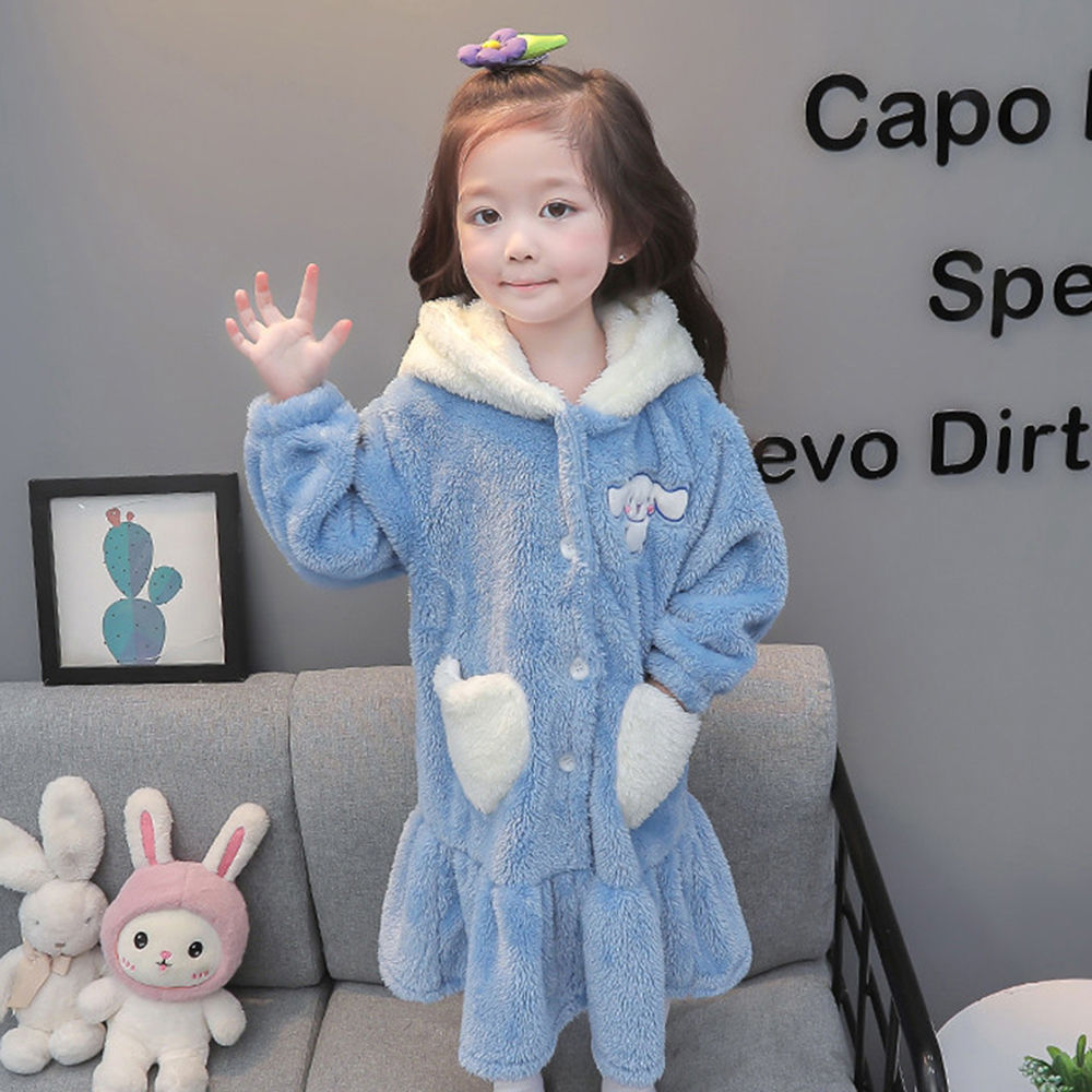 

features material 100 polyester fit type regular the actual product