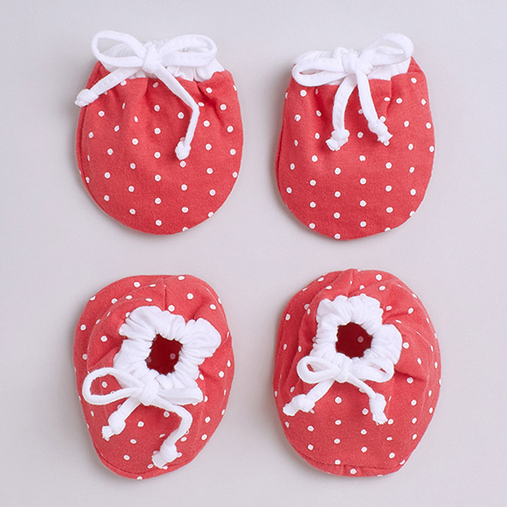 

soft gentle knitted cotton mittens booties set for the little