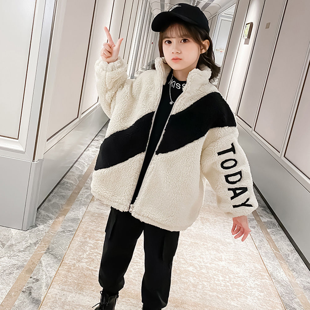 

features material 100 polyester fit type regular the actual product