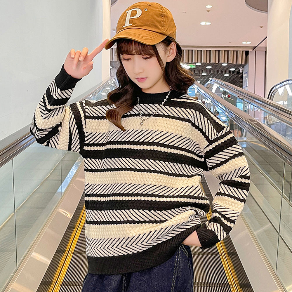 

features material 100 polyester fit type regular the actual product