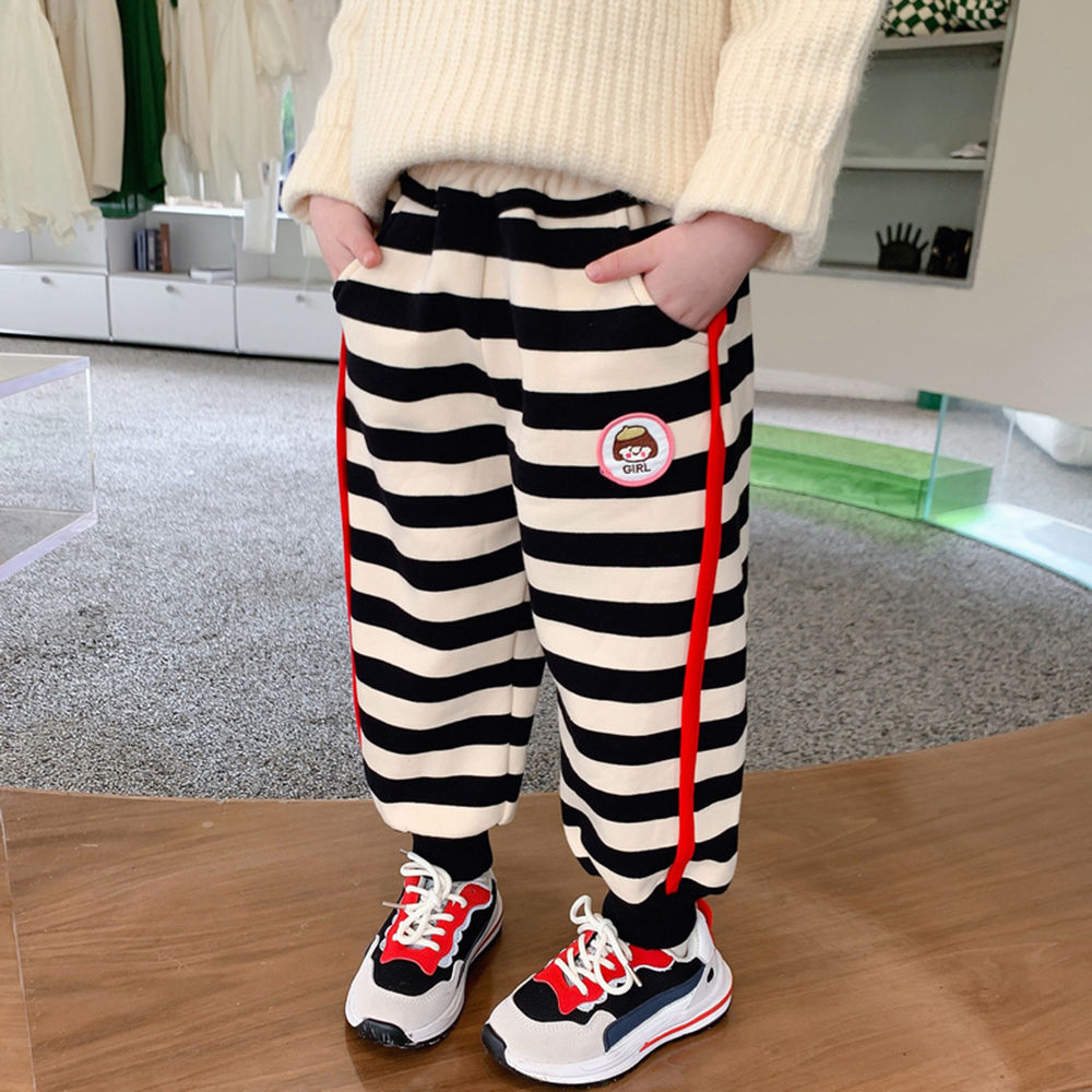 

features material 100 polyester fit type regular the actual product