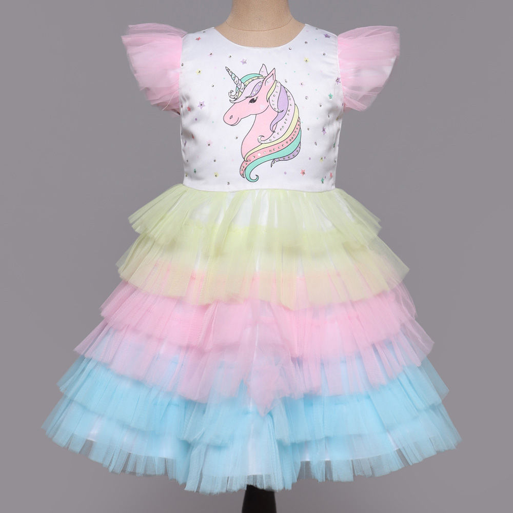 

features material 100 polyester fit type slim the actual product
