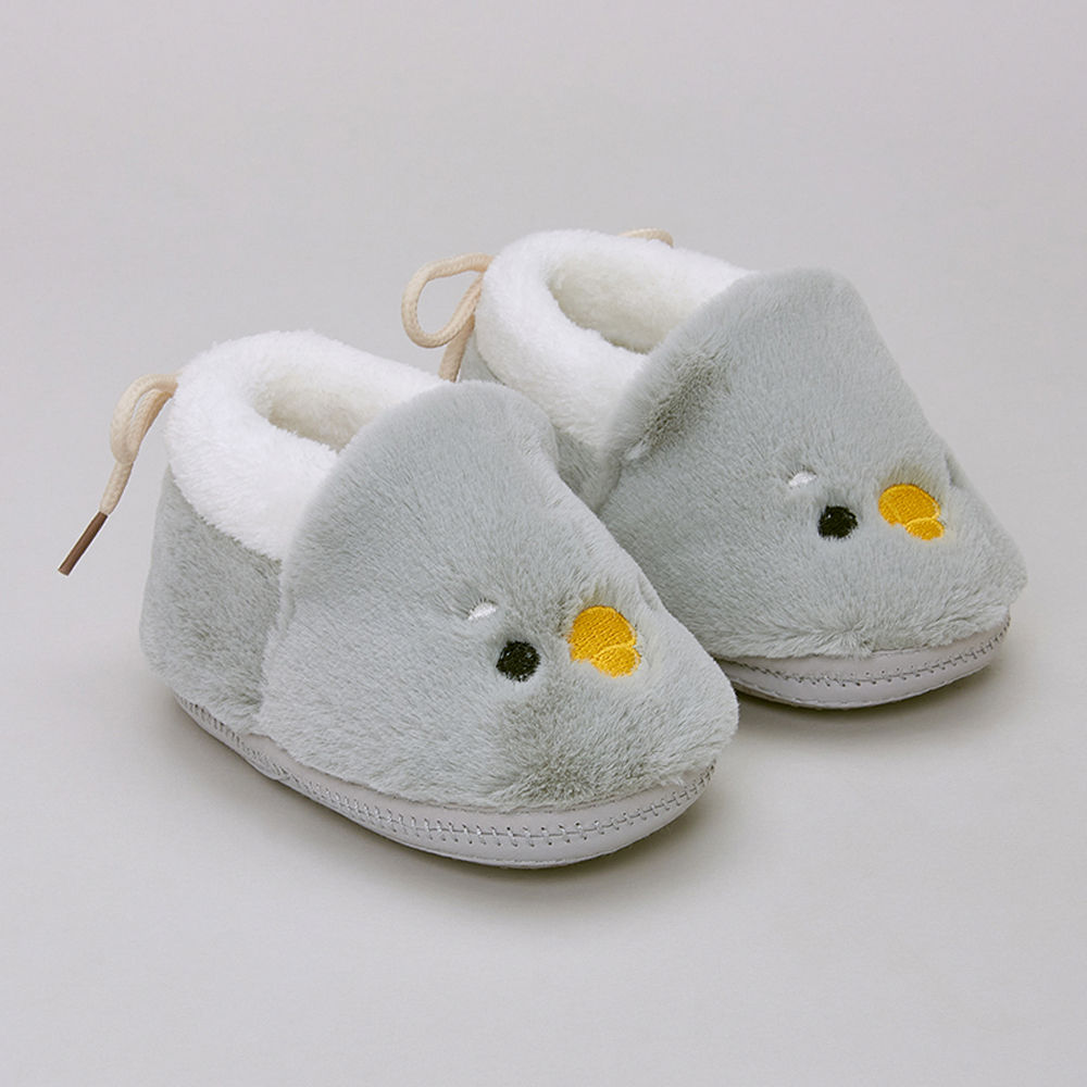 

features upper material fur sole material fabric the actual product