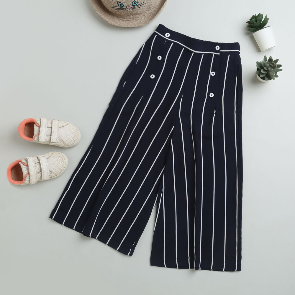 

features material 100 rayon the actual product may differ slightly