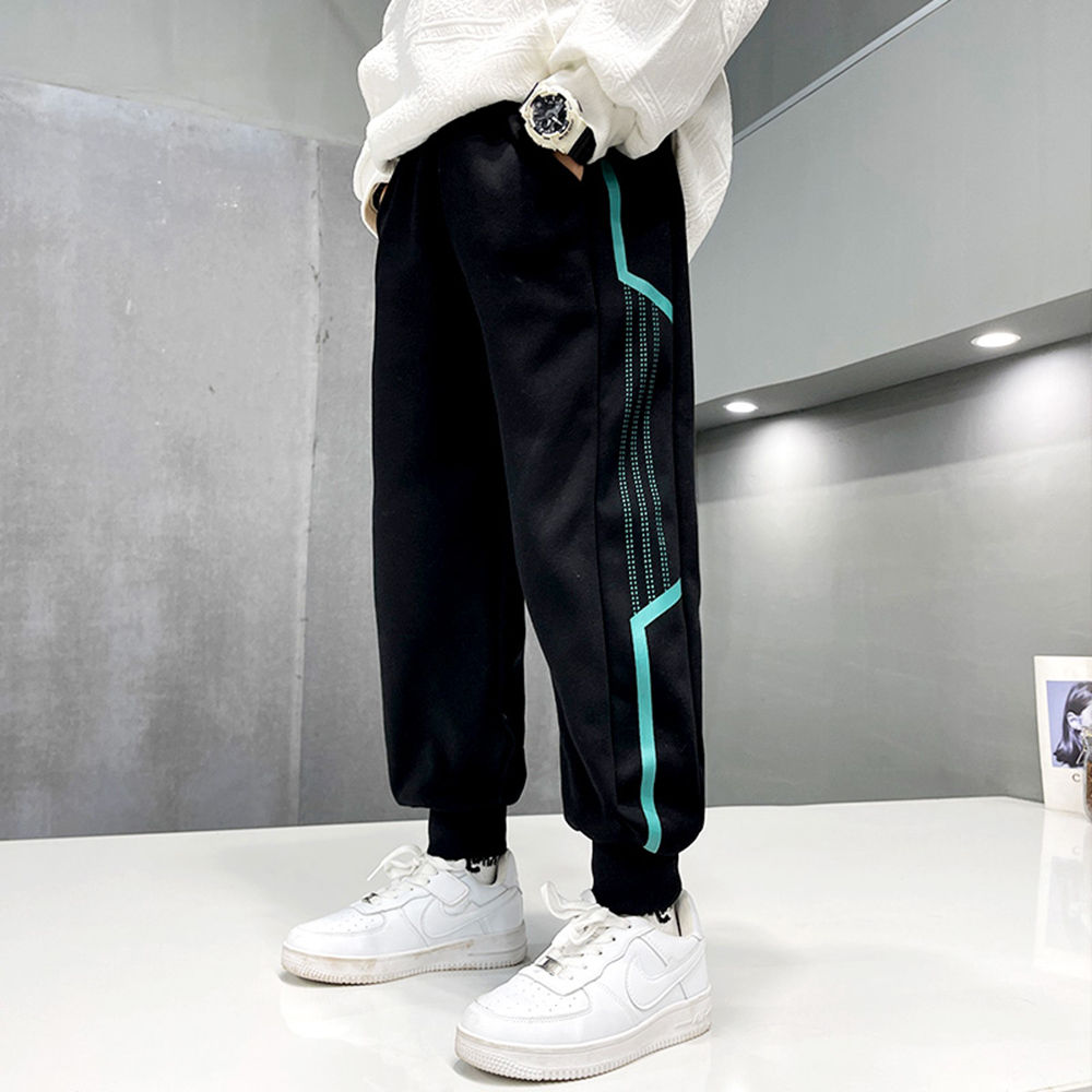

features material 100 polyester fit type regular the actual product