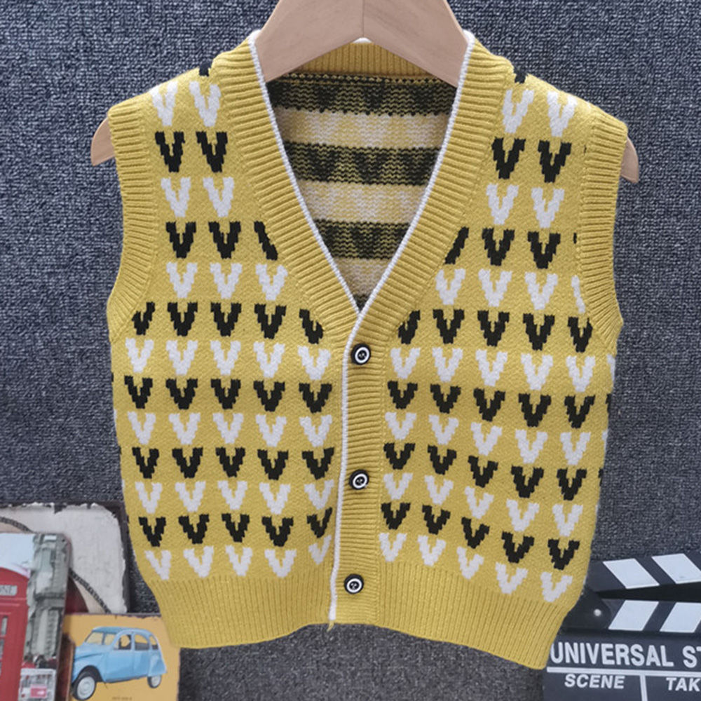 

features material 100 polyester fit type regular the actual product