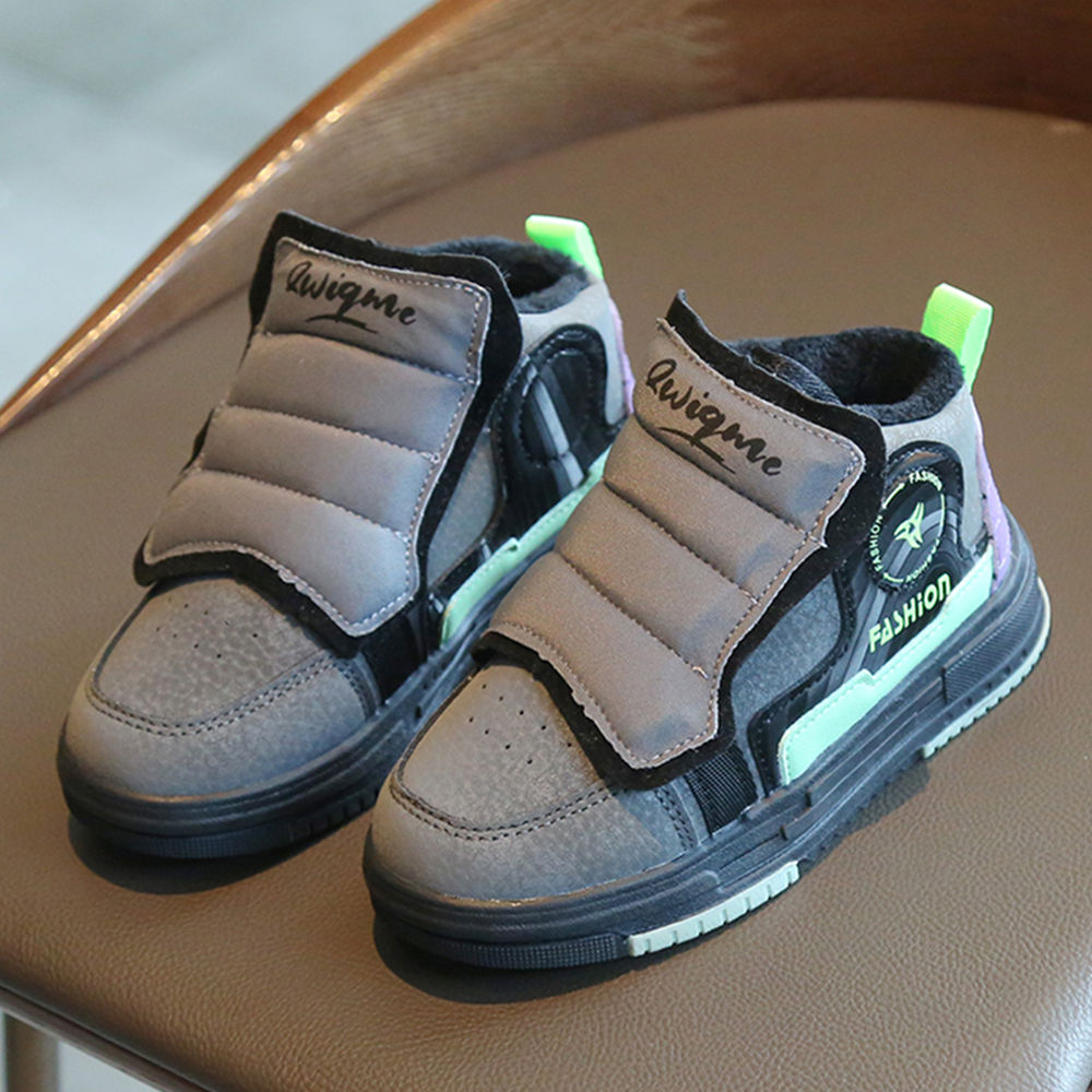 

features upper material 100 pu sole material 100 rubber the