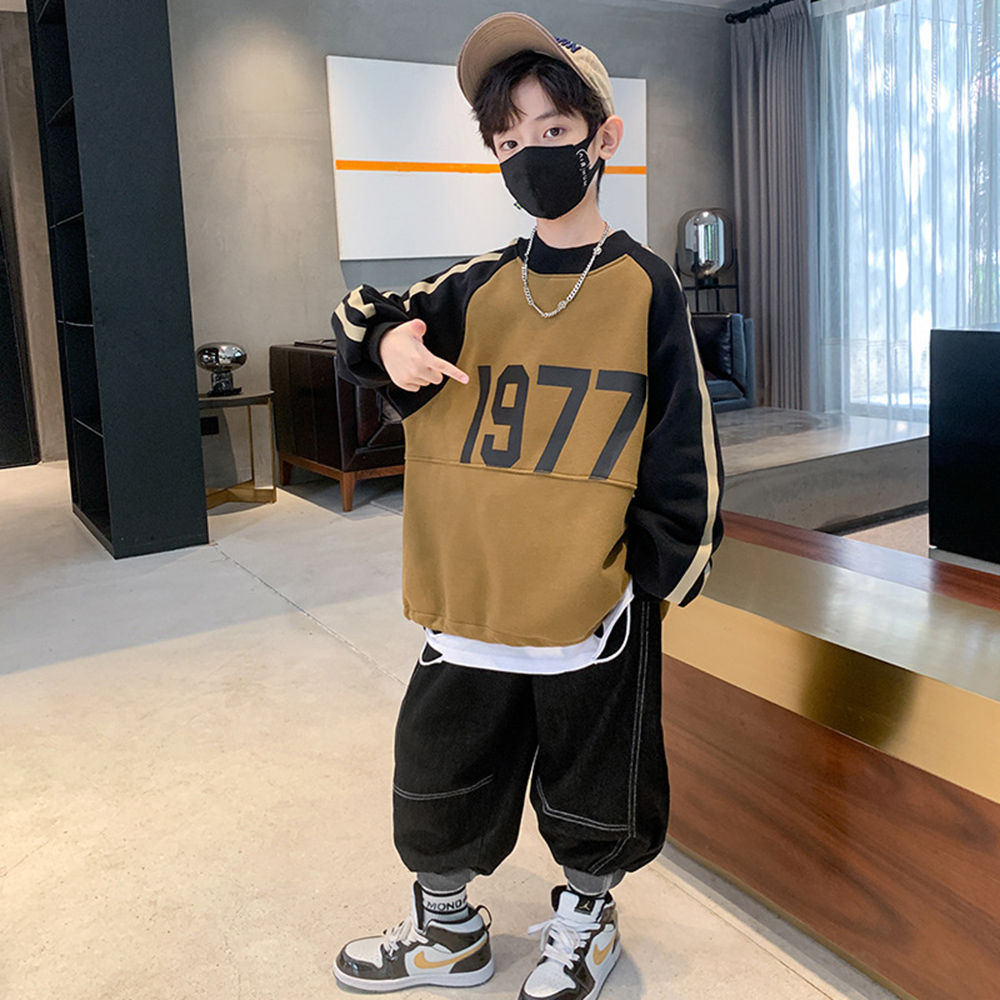 

features material 100 polyester fit type regular the actual product