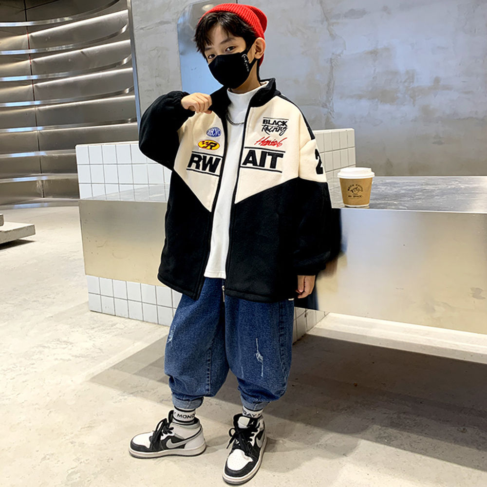 

features material 100 polyester fit type regular the actual product