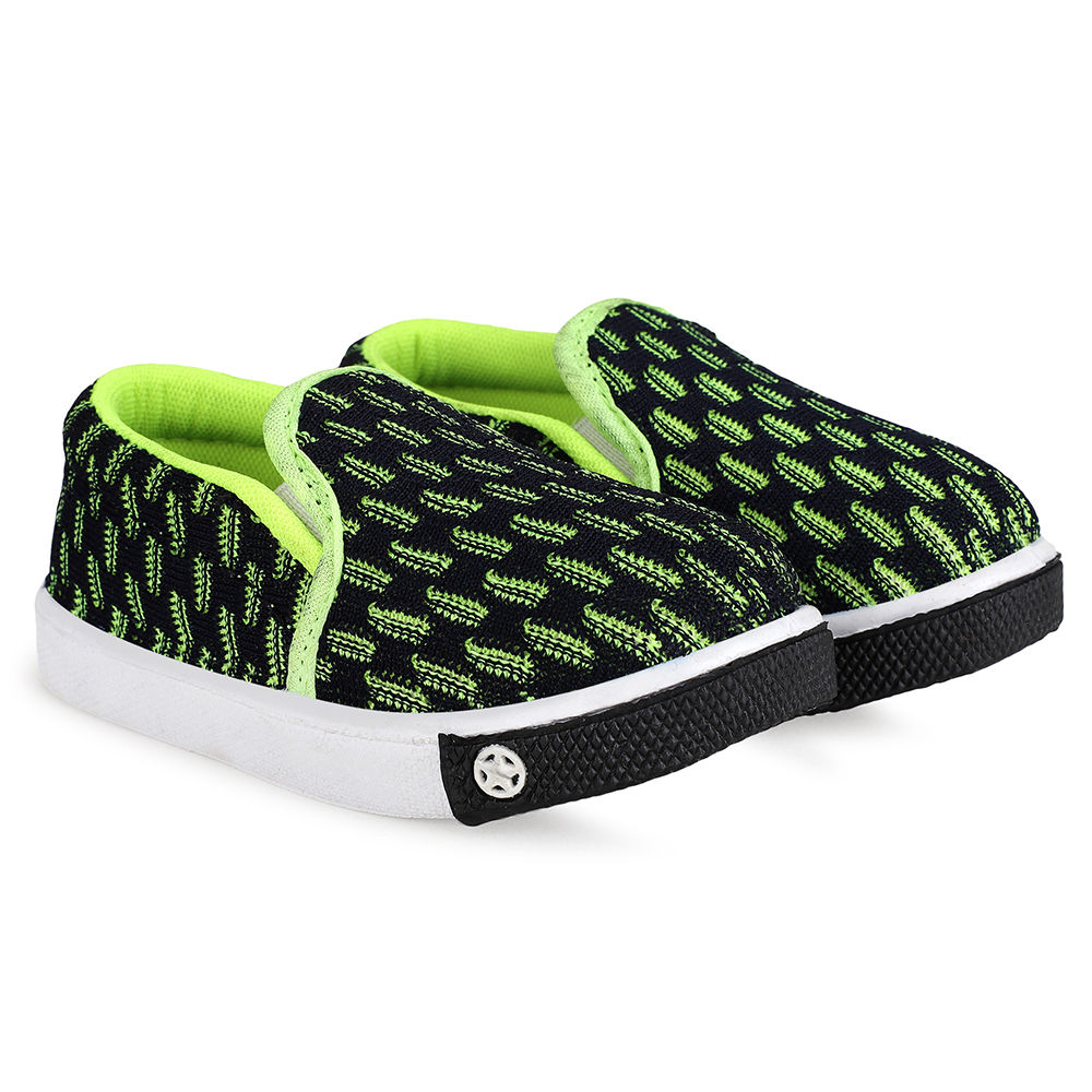 

features upper material fabric sole material rubber the actual product