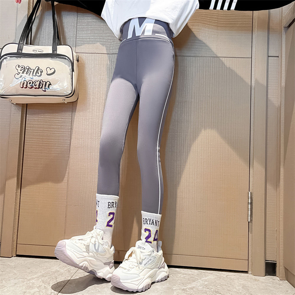 

features material 100 polyester fit type regular the actual product