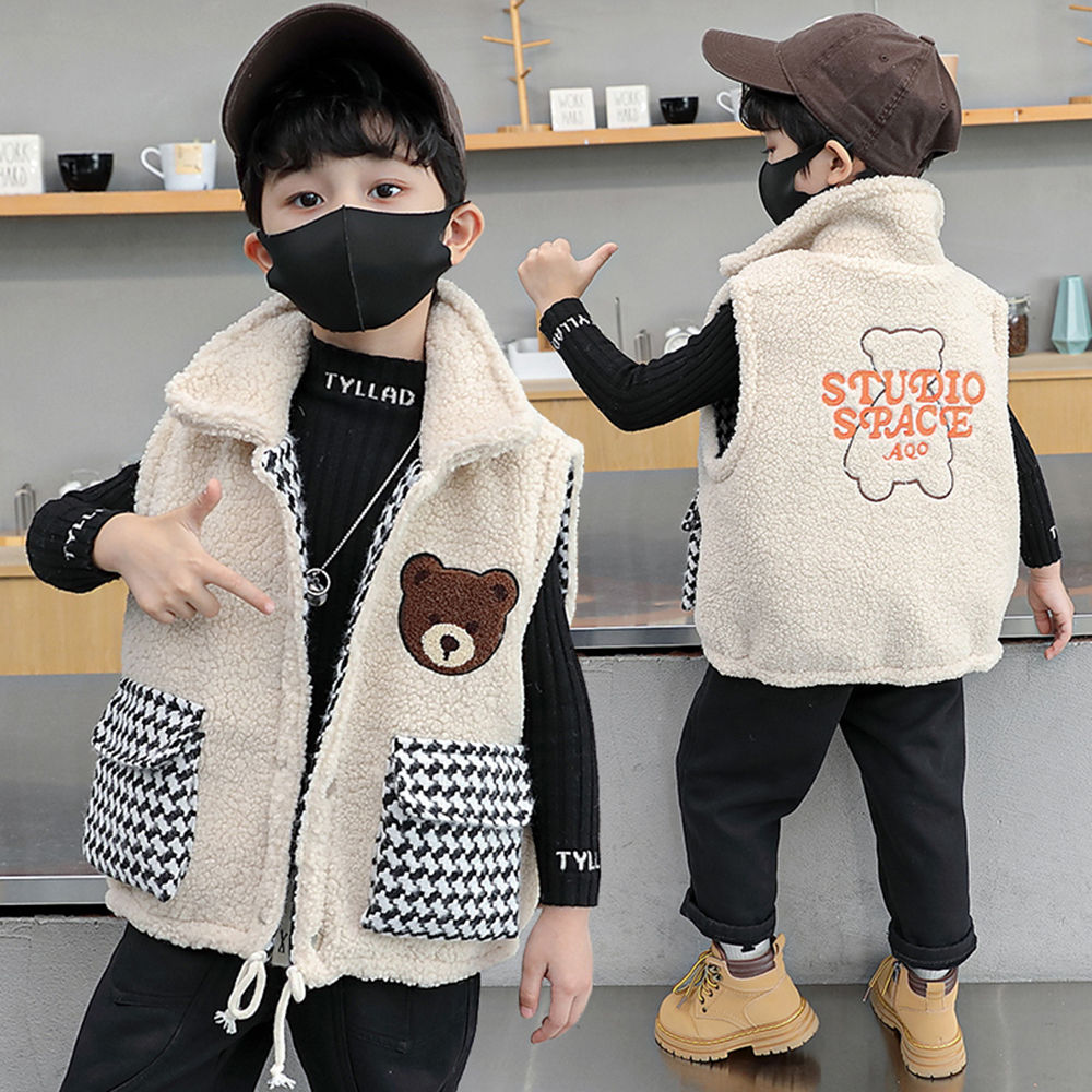 

features material 100 polyester fit type regular the actual product