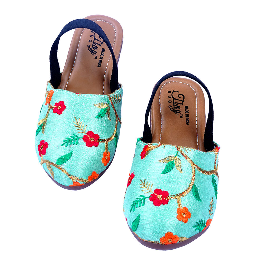 

features upper material 100 synthetic sole material 100 pu the