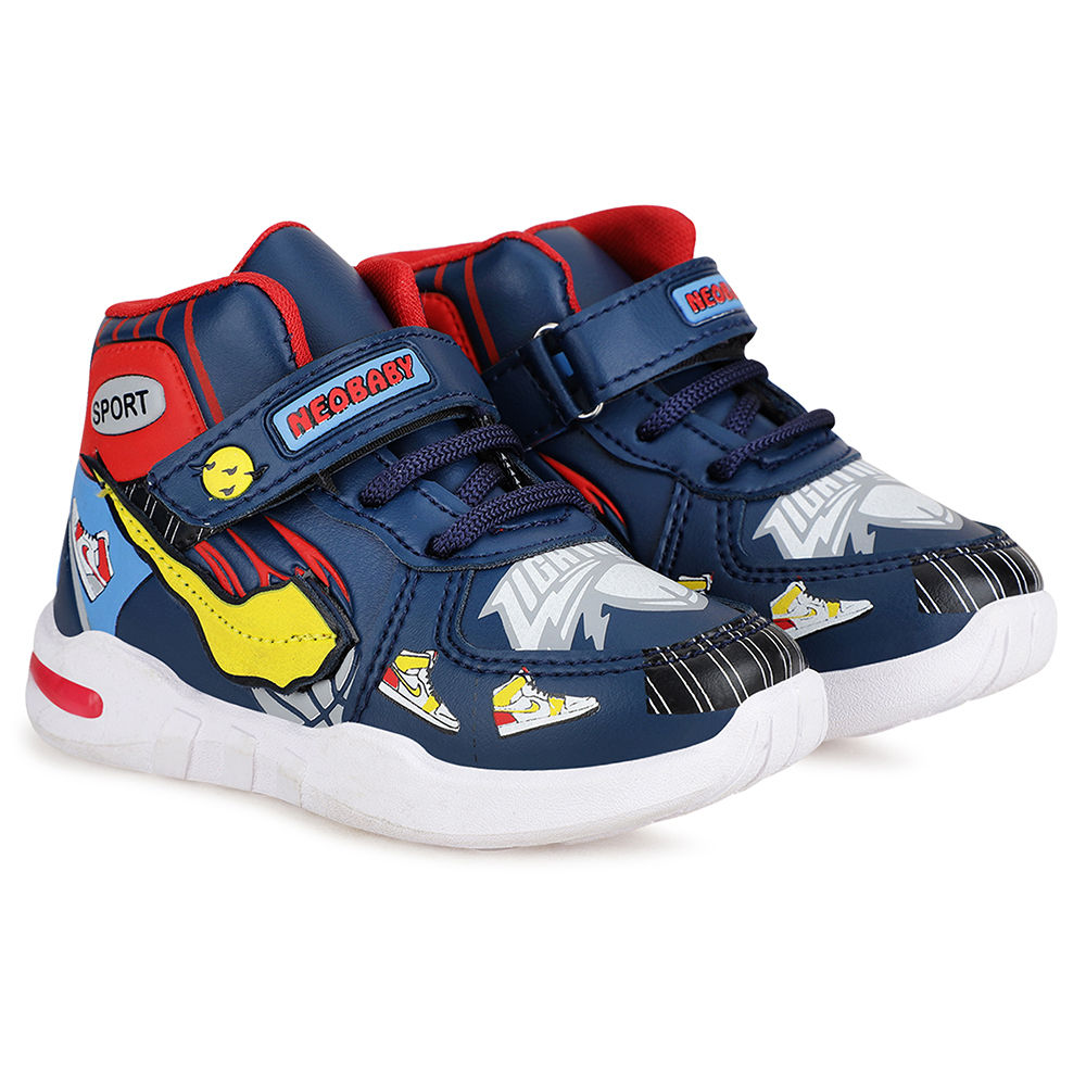 

features upper material fabric sole material rubber the actual product