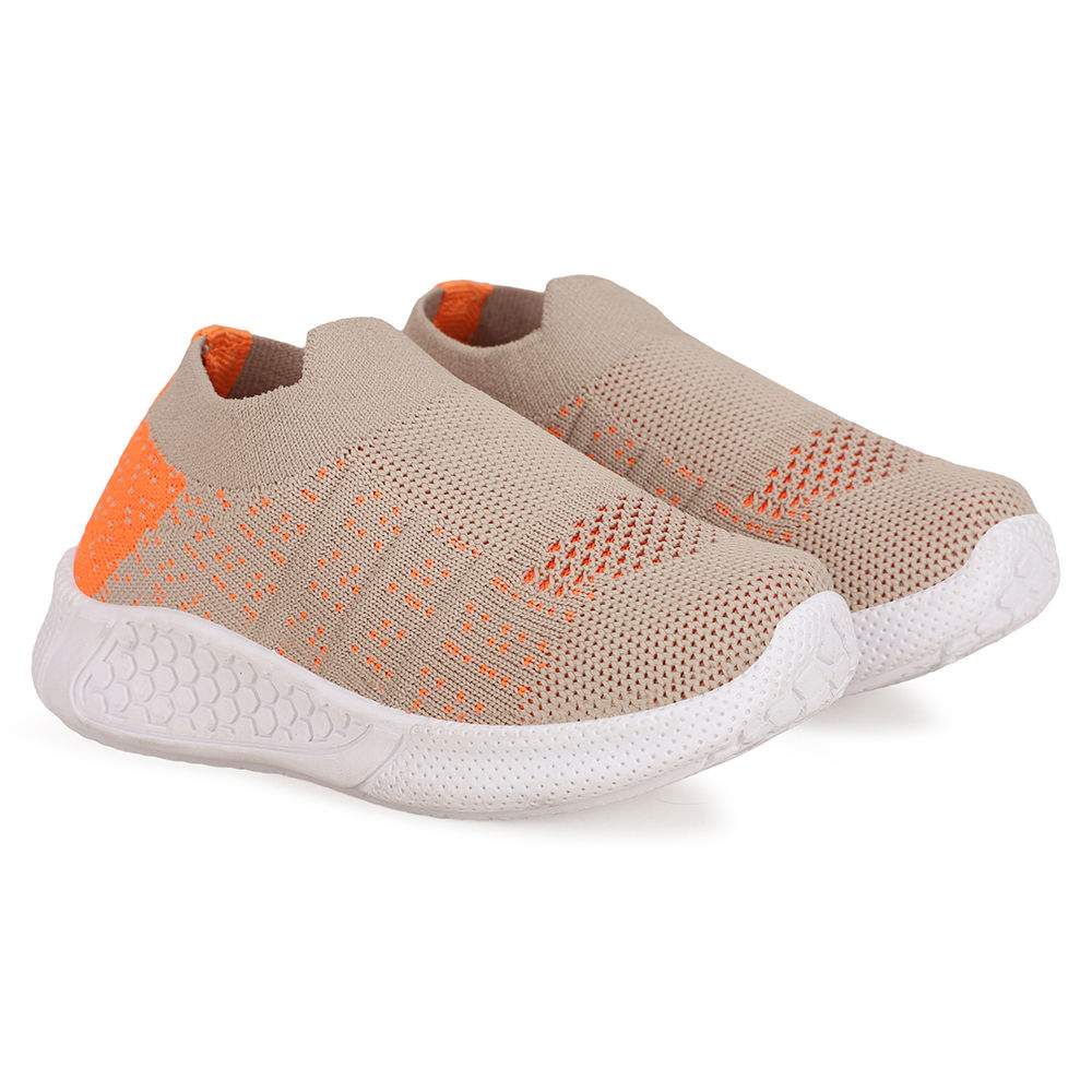 

features upper material fabric sole material rubber the actual product