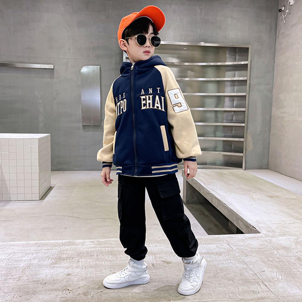 

features material 100 polyester fit type regular the actual product