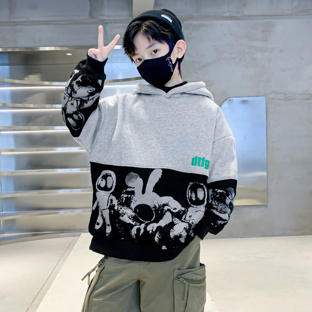 

features material 100 polyester fit type regular the actual product